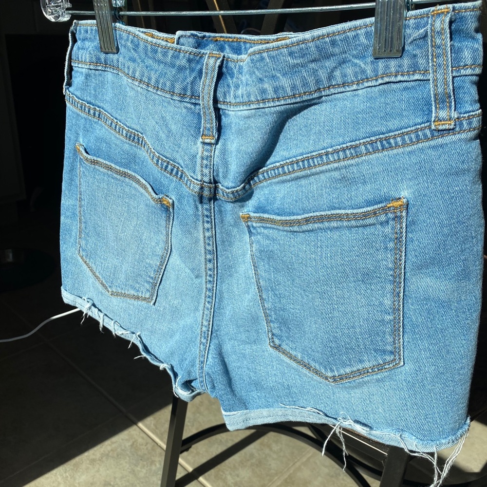 Target - Universal Thread Shorts - Picture 2 of 2
